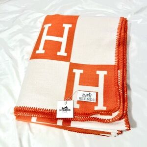 High Quality Luxury Throw Blanket H Double-Sided Thick Knitted Blanket